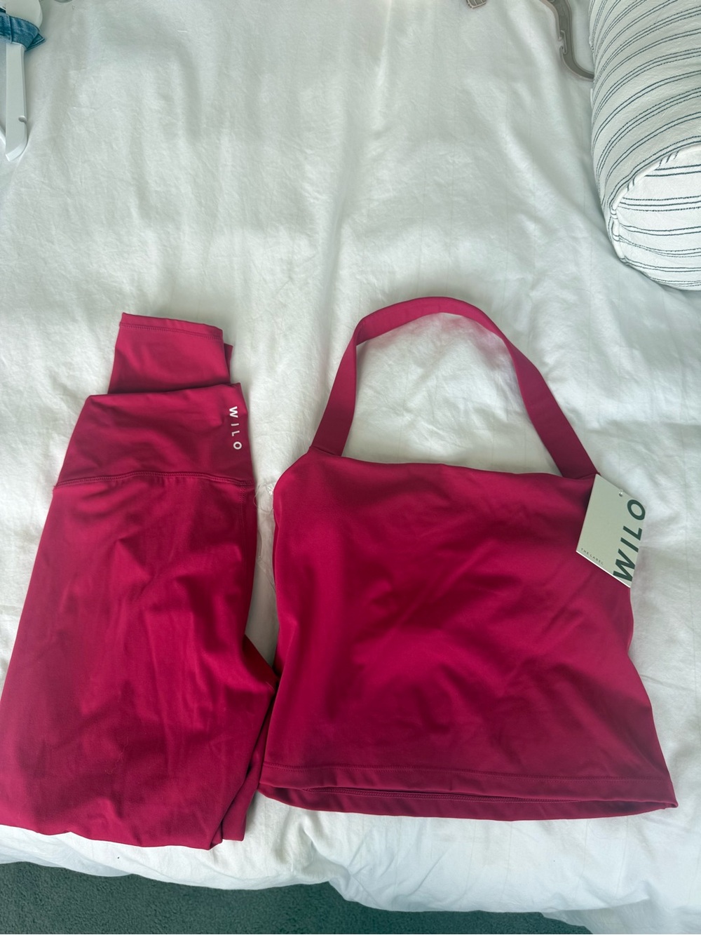 NWT WILO Women’s Halter Top & Matching Leggings, Size L - Picture 3 of 4
